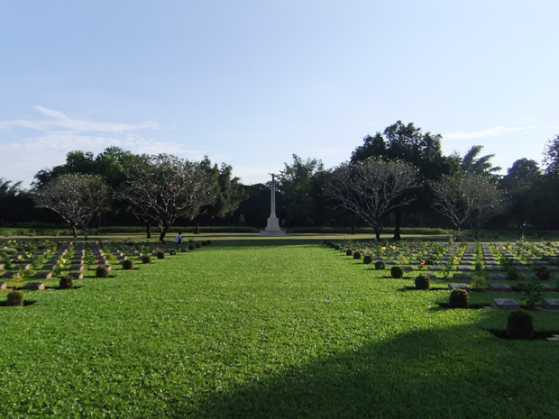 タンビュザヤ　連合軍兵士合同墓地